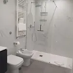 612 Flats Apartment Rom