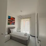 612 Flats Rom